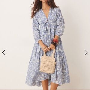 Unworn Free People Pappiet Floral Deep V-Neck Midi Dress in Bluebell Combo